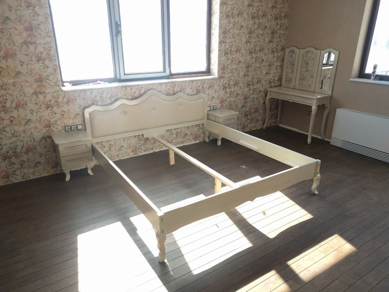 тапицирана спалня тапицирана спалня